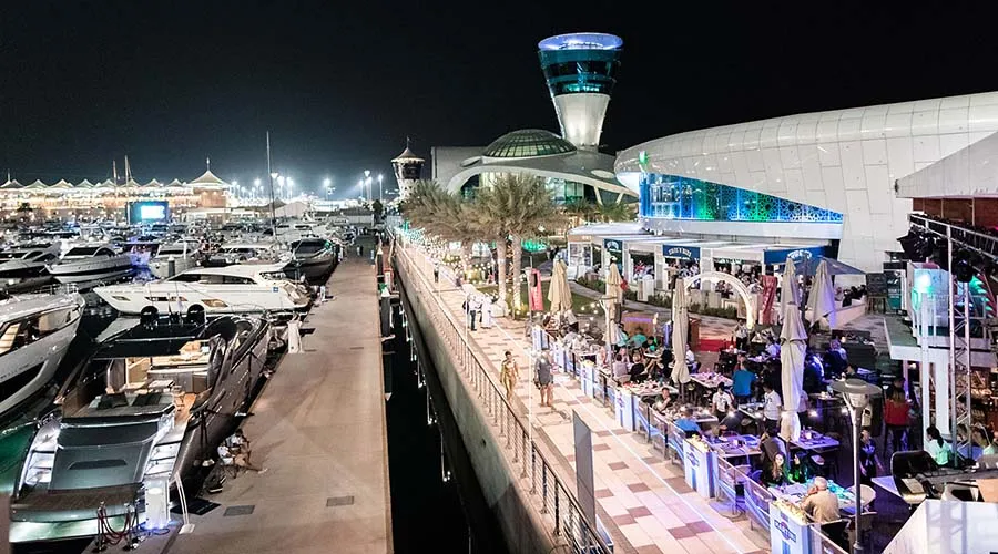 https://d1i3enf1i5tb1f.cloudfront.net/Tour-Images/false-4701/nightlife-at-yas-marina-circuit.jpg
