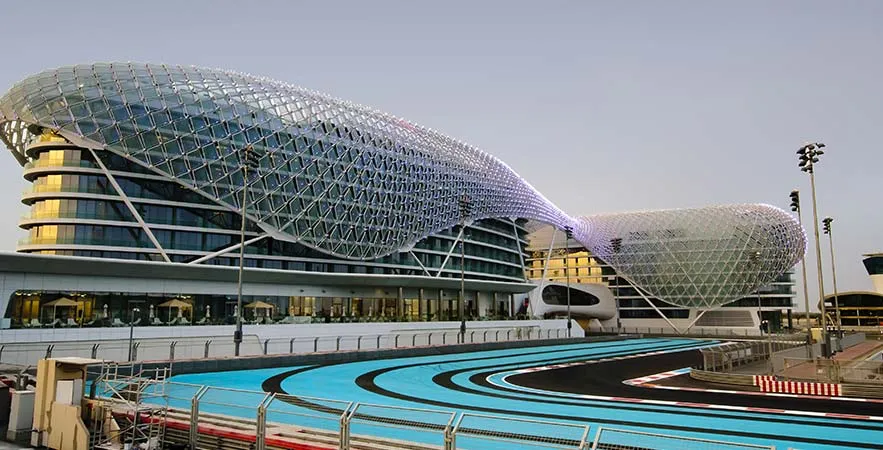 https://d1i3enf1i5tb1f.cloudfront.net/Tour-Images/false-4701/yas-circuit-marina-abu-dhabi.jpg