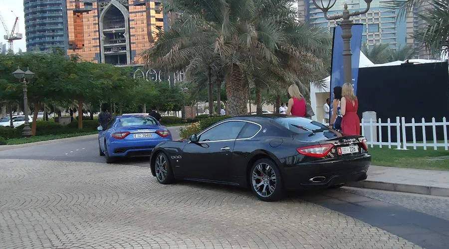 https://d1i3enf1i5tb1f.cloudfront.net/Tour-Images/false-5089/abu-dhabi-intercity-transfer-car.jpg
